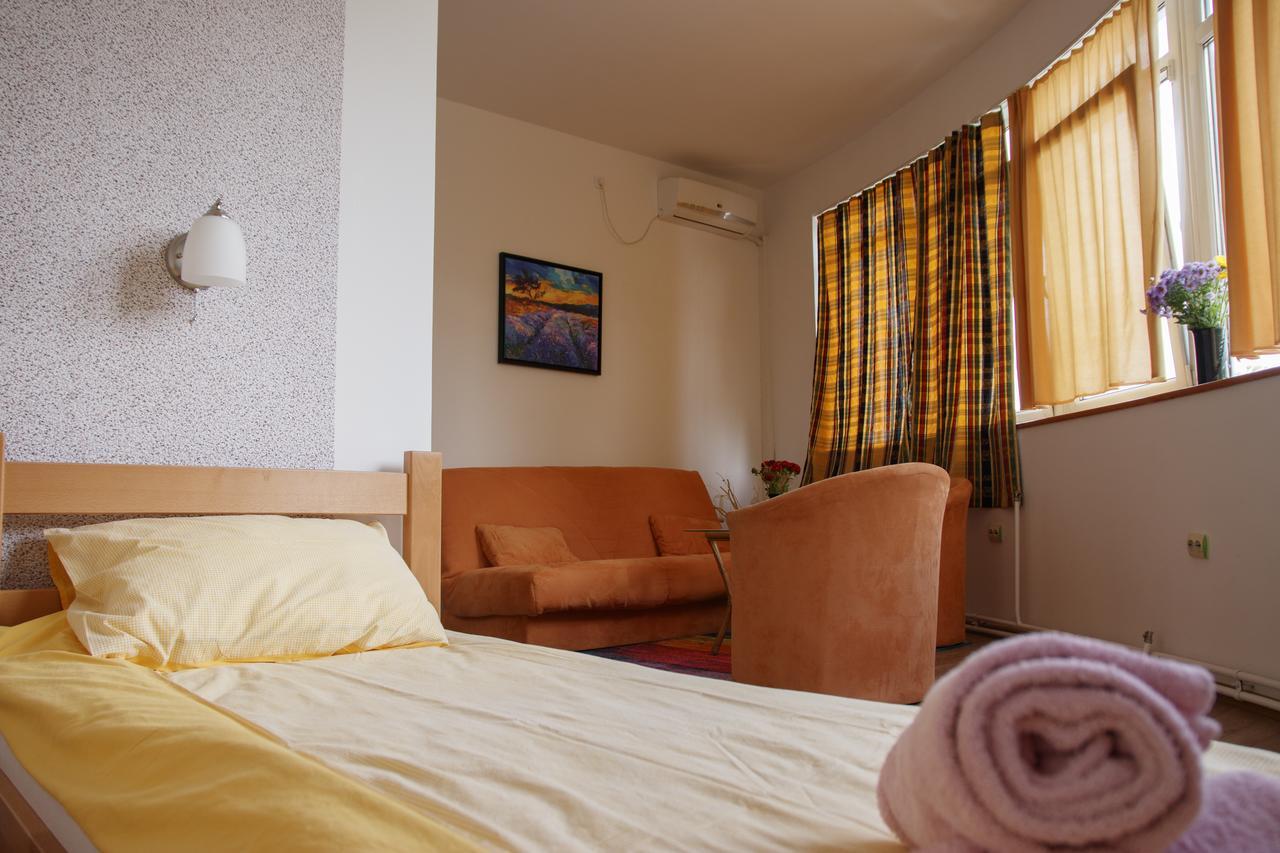 סובוטיקה Guesthouse Night&Day מראה חיצוני תמונה