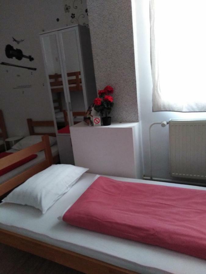 סובוטיקה Guesthouse Night&Day מראה חיצוני תמונה
